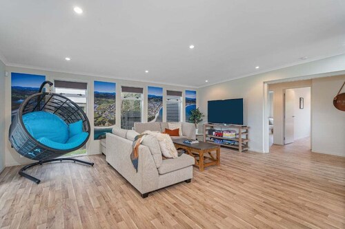 White Sands - Cooks Beach