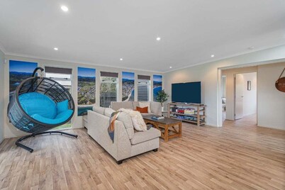 White Sands - Cooks Beach