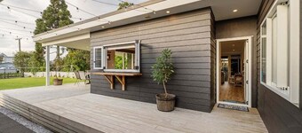 White Sands - Cooks Beach