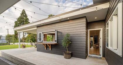 White Sands - Cooks Beach