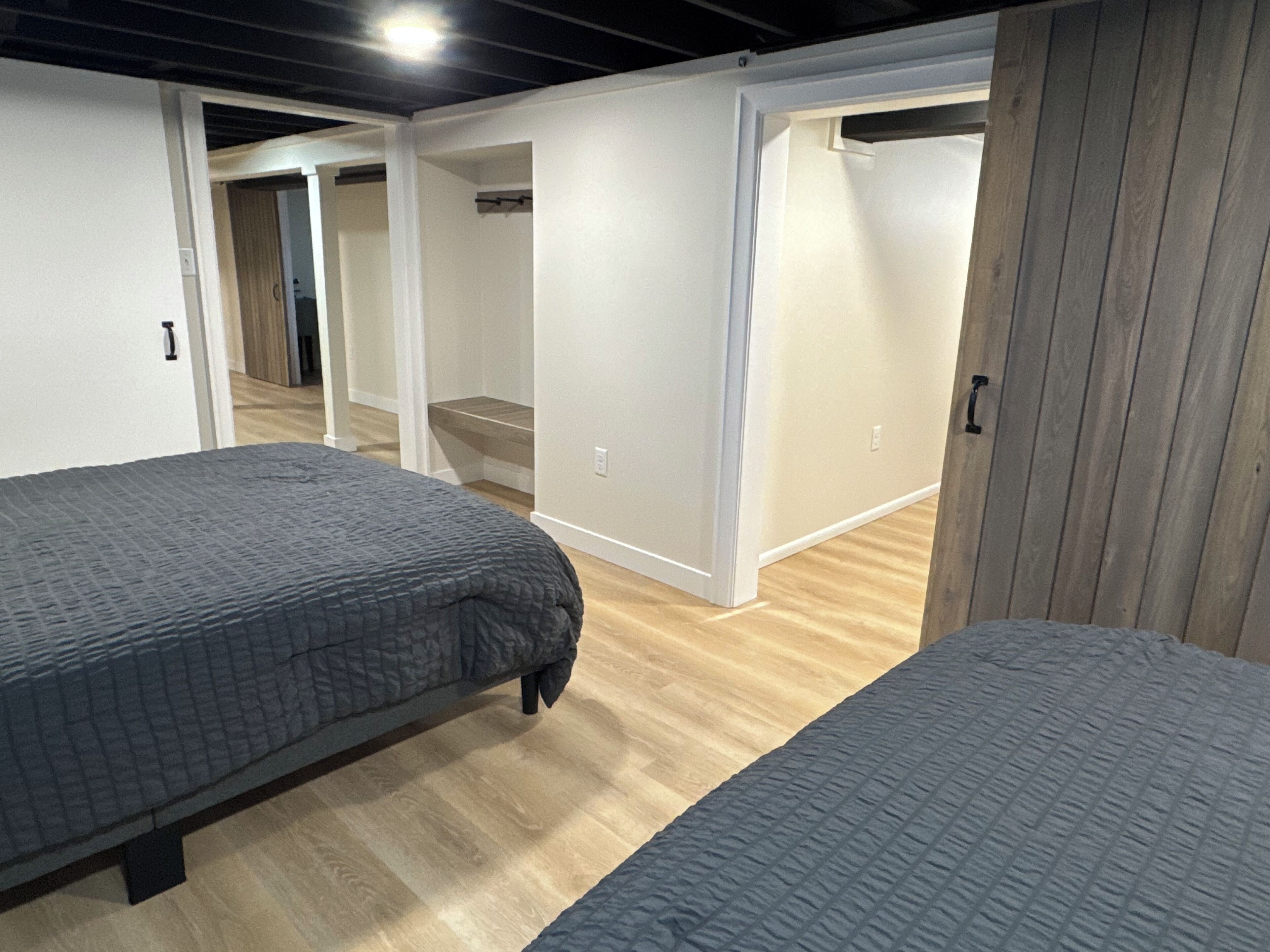 4 多间卧室、免费 WiFi、床单