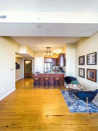 River Views and FREE Parking!