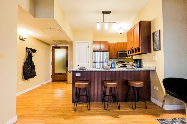 Mikroaaltouuni, uuni, liesi, astianpesukone