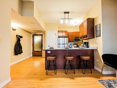 River Views and FREE Parking!