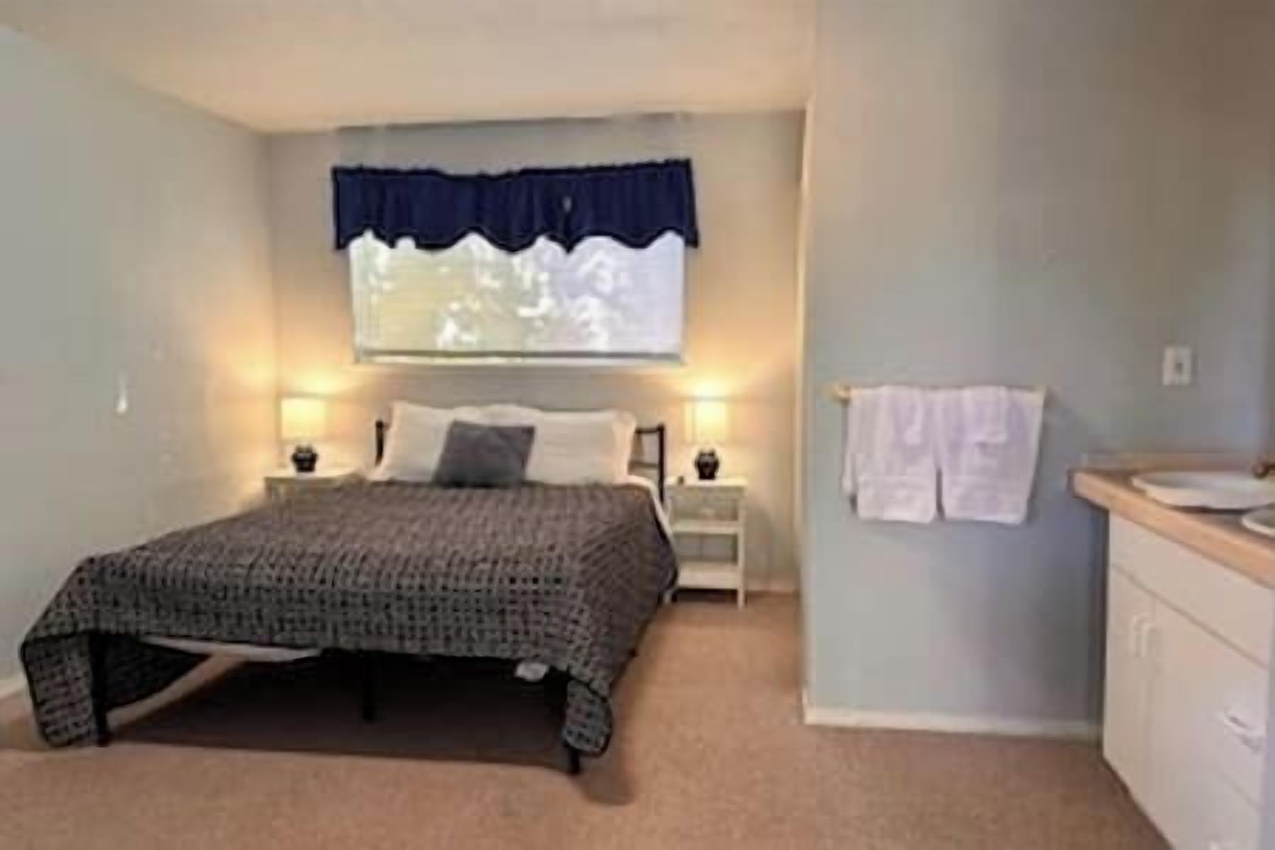 7 chambres, bureau, Wi-Fi gratuit, draps fournis