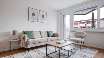 Fernseher, Stereoanlage