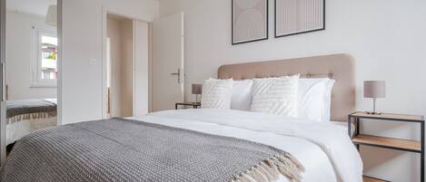 2 chambres, fer et planche à repasser, Wi-Fi, draps fournis