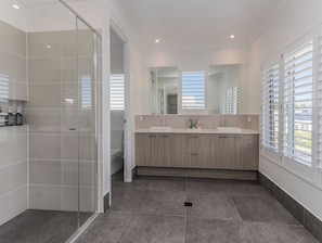 House | Bathroom - Sugar Shore Retreat (Cudgen)