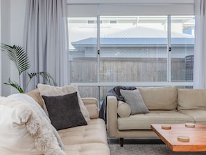 House | Living area | Flat-screen TV - Sugar Shore Retreat (Cudgen)