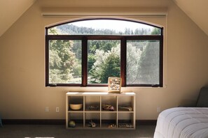 3 habitaciones, tabla de planchar con plancha, internet y ropa de cama 