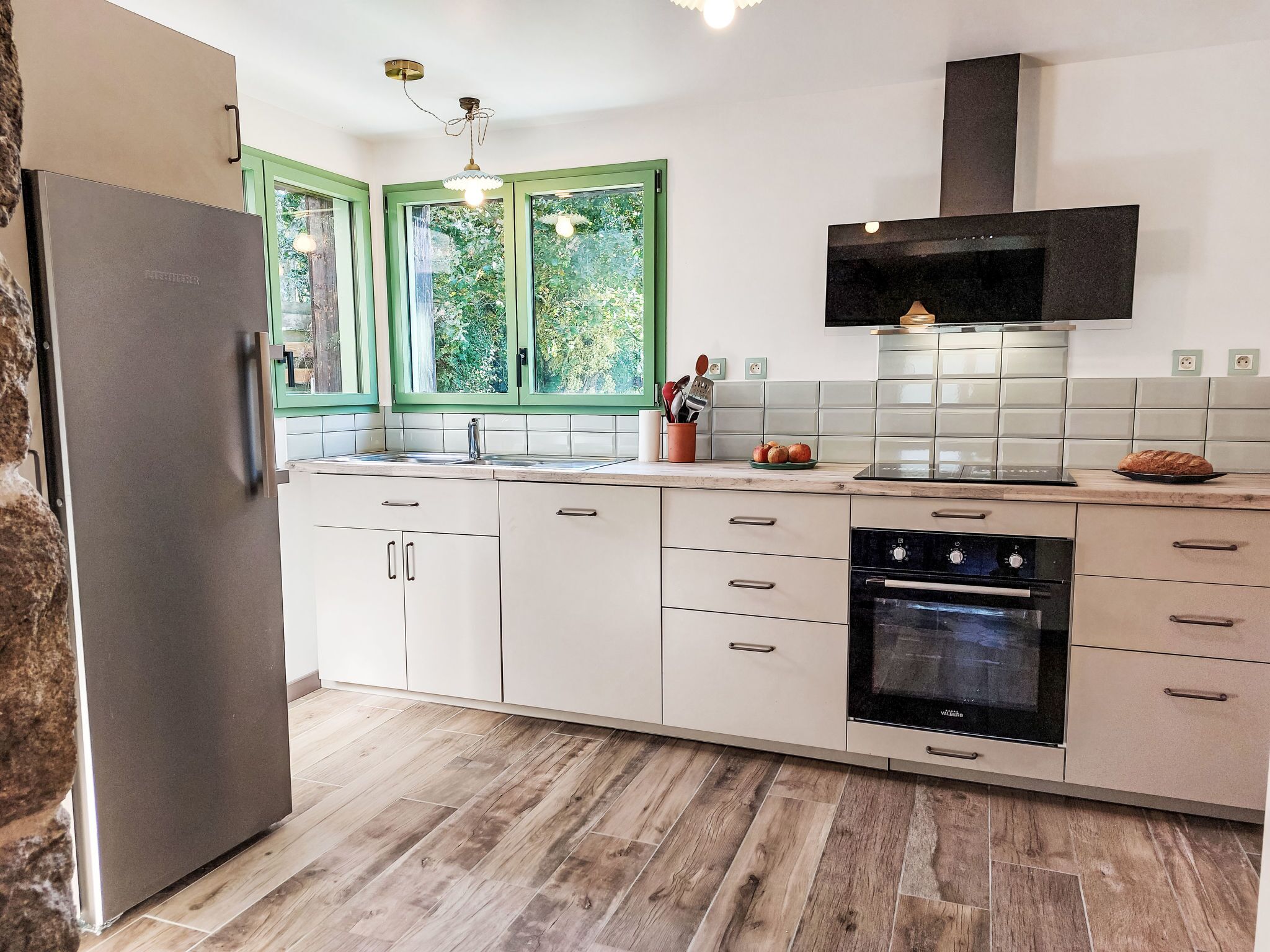 Kühlschrank, Mikrowelle, Ofen, Geschirrspüler