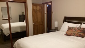 4 bedrooms, iron/ironing board, WiFi, bed sheets - Serene 4-bedroom house in Durango (Durango)