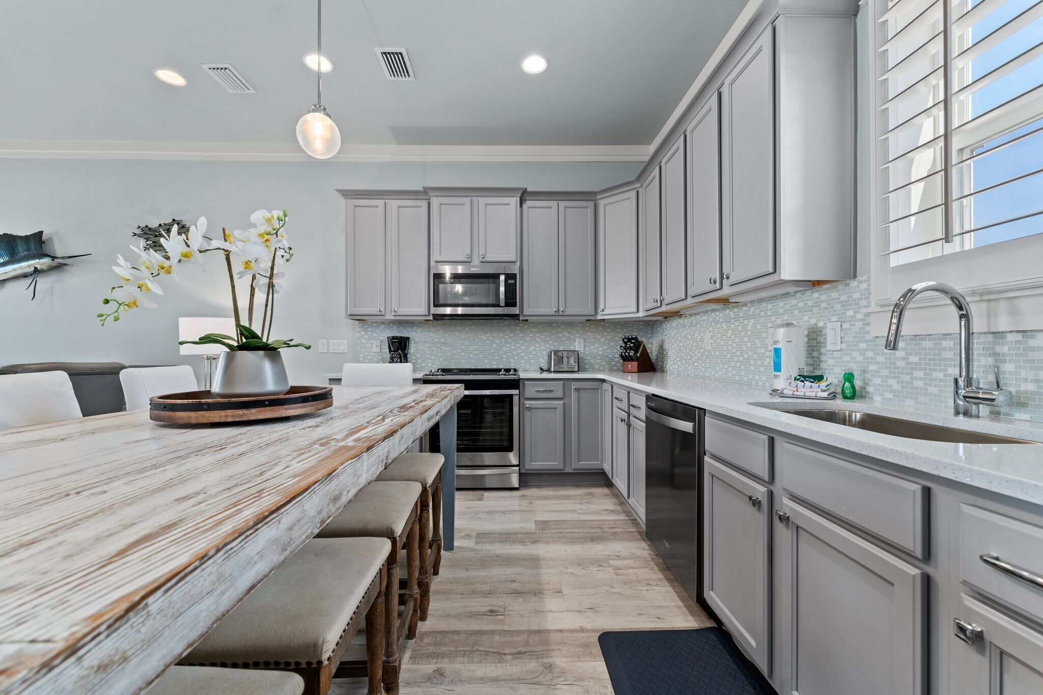 冰箱、微波炉、烤箱、炉灶