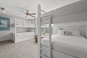 8 bedrooms, iron/ironing board, travel cot, free WiFi - ☀️ Boomerang Beach House | 8BR Miramar Beach Retreat | Resort-Style Pool + Game Room Galore 🎉 (Miramar Beach)