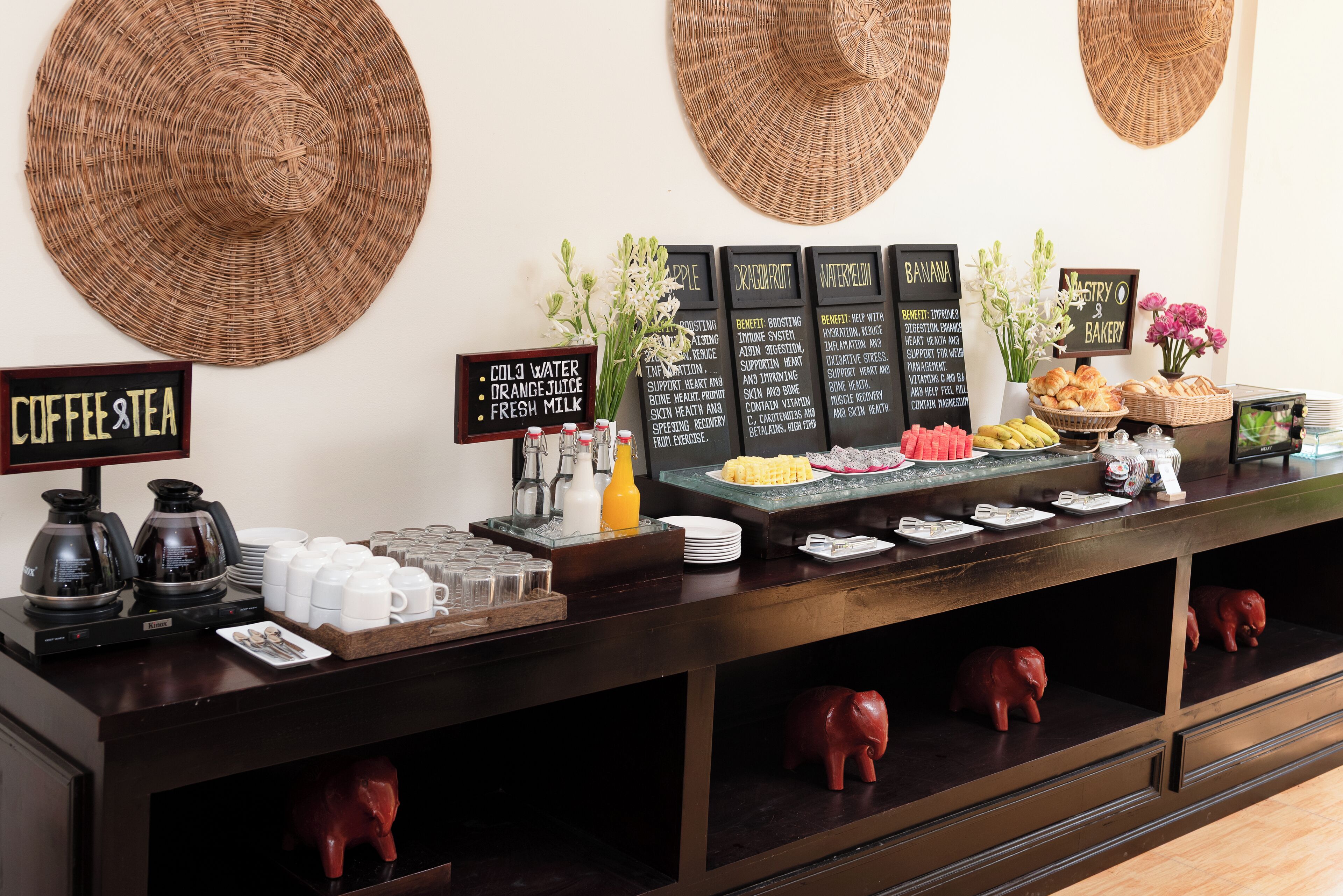 Bữa sáng đặc sản địa phương hàng ngày với phụ phí nhỏ 
