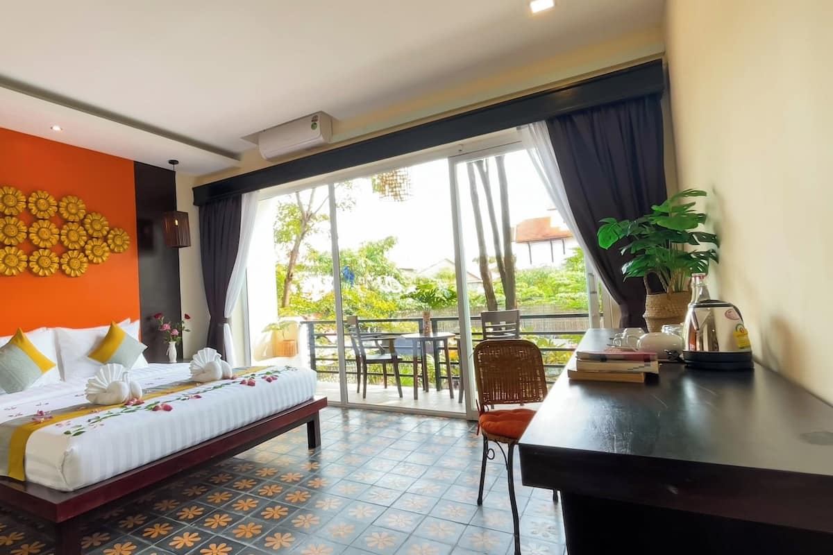 Cabana Double Balcony with Bathtub - Free Bus Station Pick Up | In-room safe, desk, laptop workspace, blackout drapes