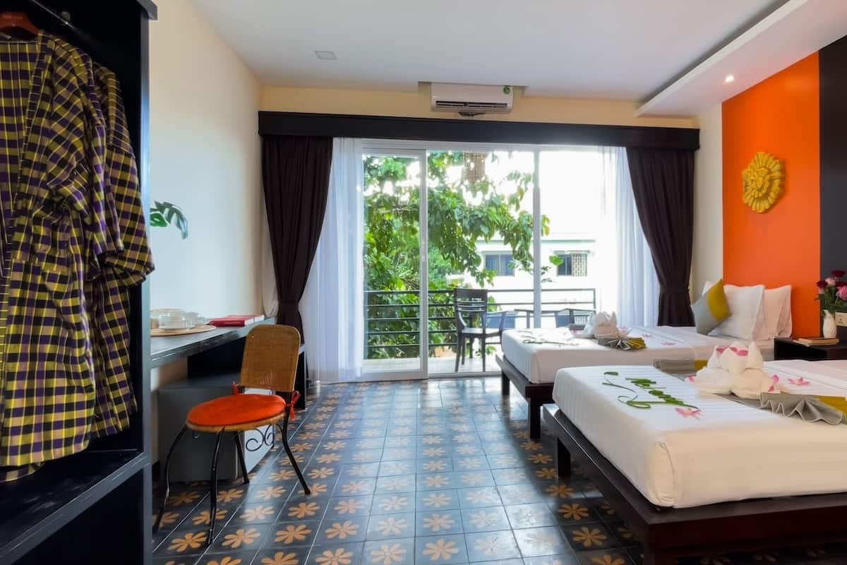 Cabana Double or Twin with Balcony - Free Bus Station Pick Up | In-room safe, desk, laptop workspace, blackout drapes