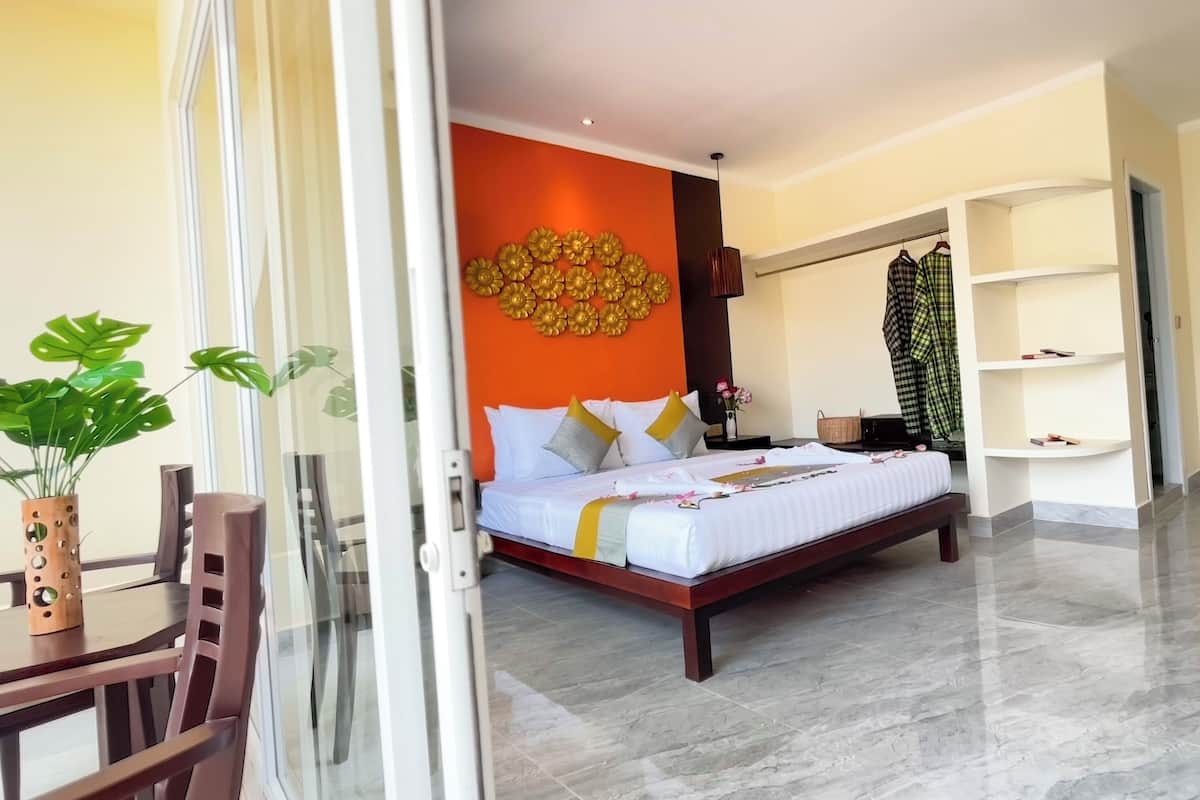 Deluxe Double with Balcony - Free Bus Station Pick Up | In-room safe, desk, laptop workspace, blackout drapes