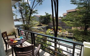 Junior Suite With Balcony Pool View - Free Bus Station Pick Up | Vue depuis le balcon