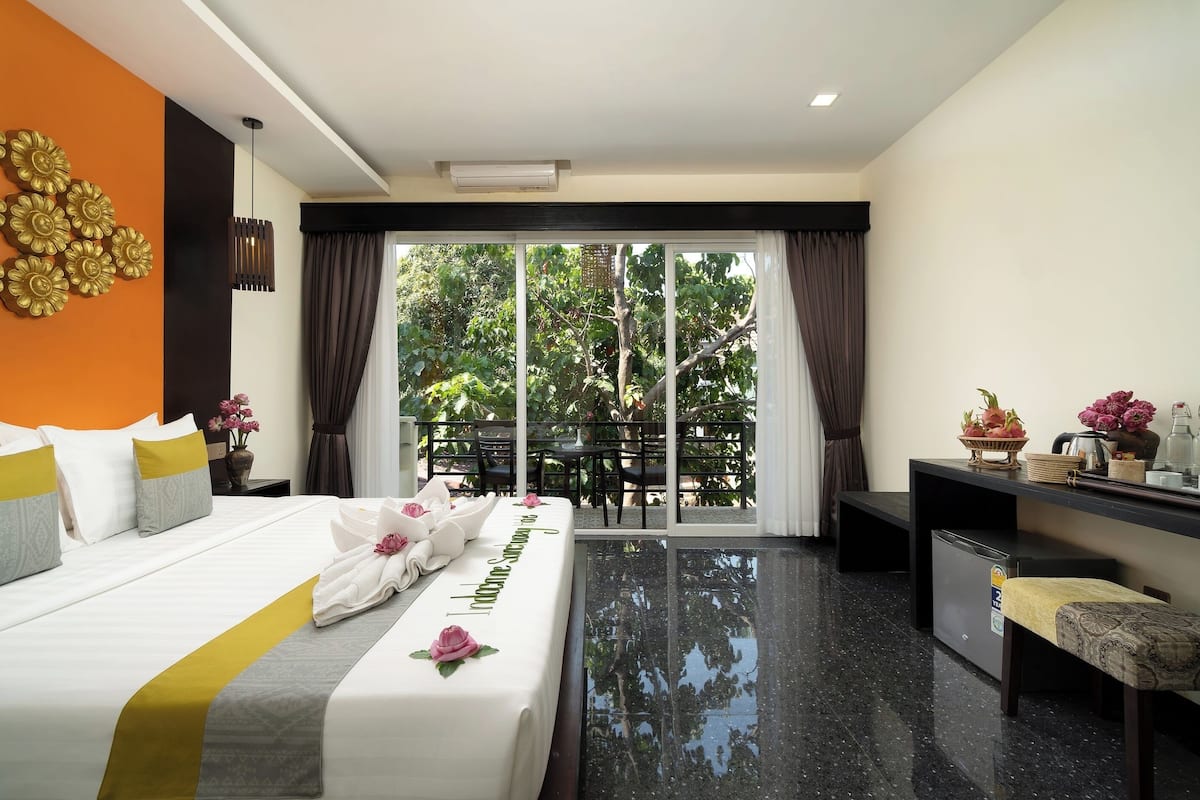 Cabana Double or Twin with Balcony - Free Bus Station Pick Up