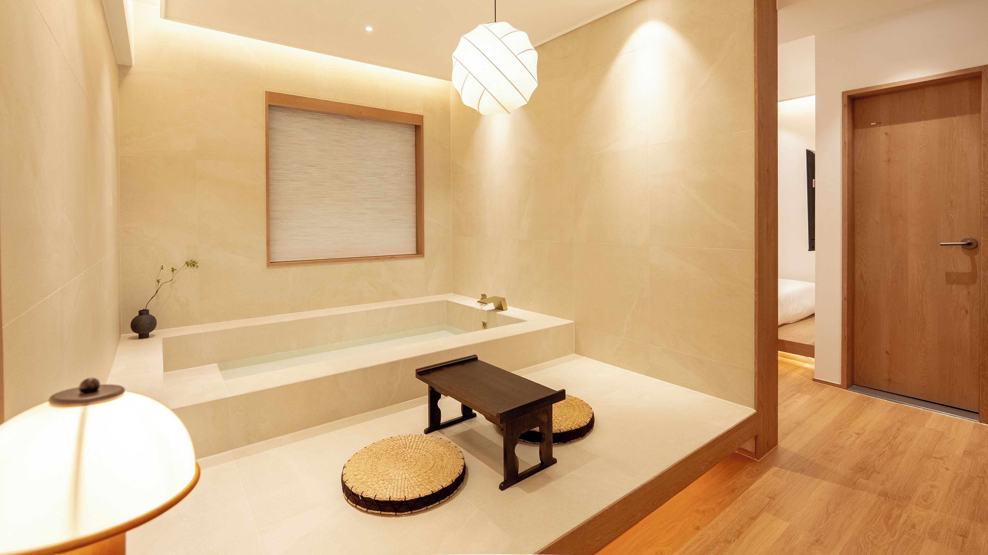 Deluxe Twin Room | Living area