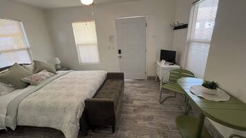 1 bedroom, WiFi, bed sheets