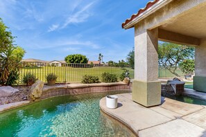 Et oppvarmet basseng