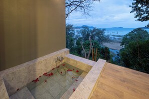 Maison, balcon, vue plage | Terrasse/Patio