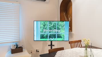 Family Room | Free WiFi