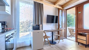 Fridge, microwave, oven, cookware/dishes/utensils - Apartment Pintur by Interhome (Umag)