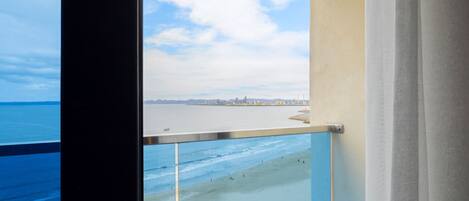 Màn/rèm cản sáng, phòng cách âm, truy cập Internet không dây miễn phí