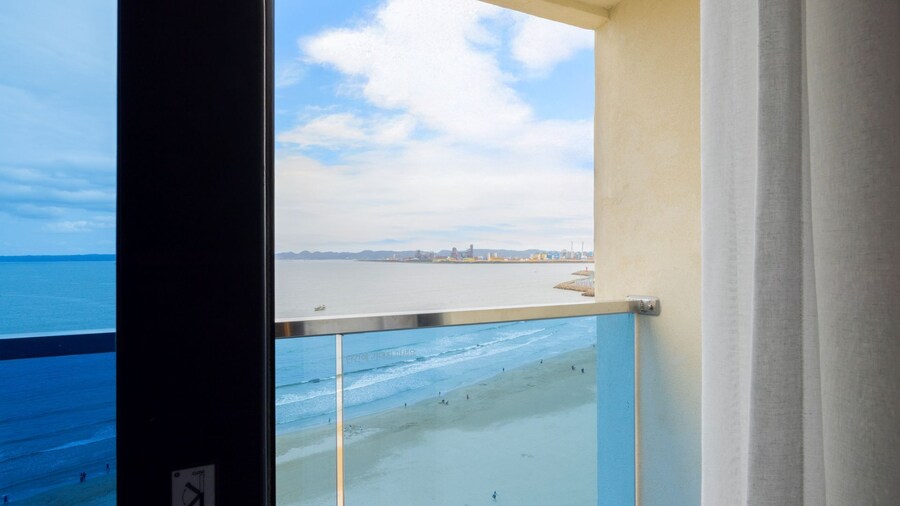 Hound Hotel Pohang Yeongildae