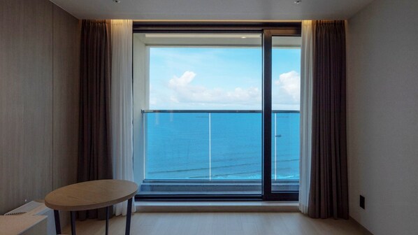 Cortinas blackout, sistema de insonorización y wifi gratis