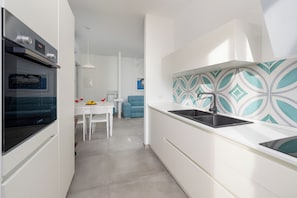 Comfort Apartment, Balcony | Private kitchen - Amal & Surya apartments (Sorrento)