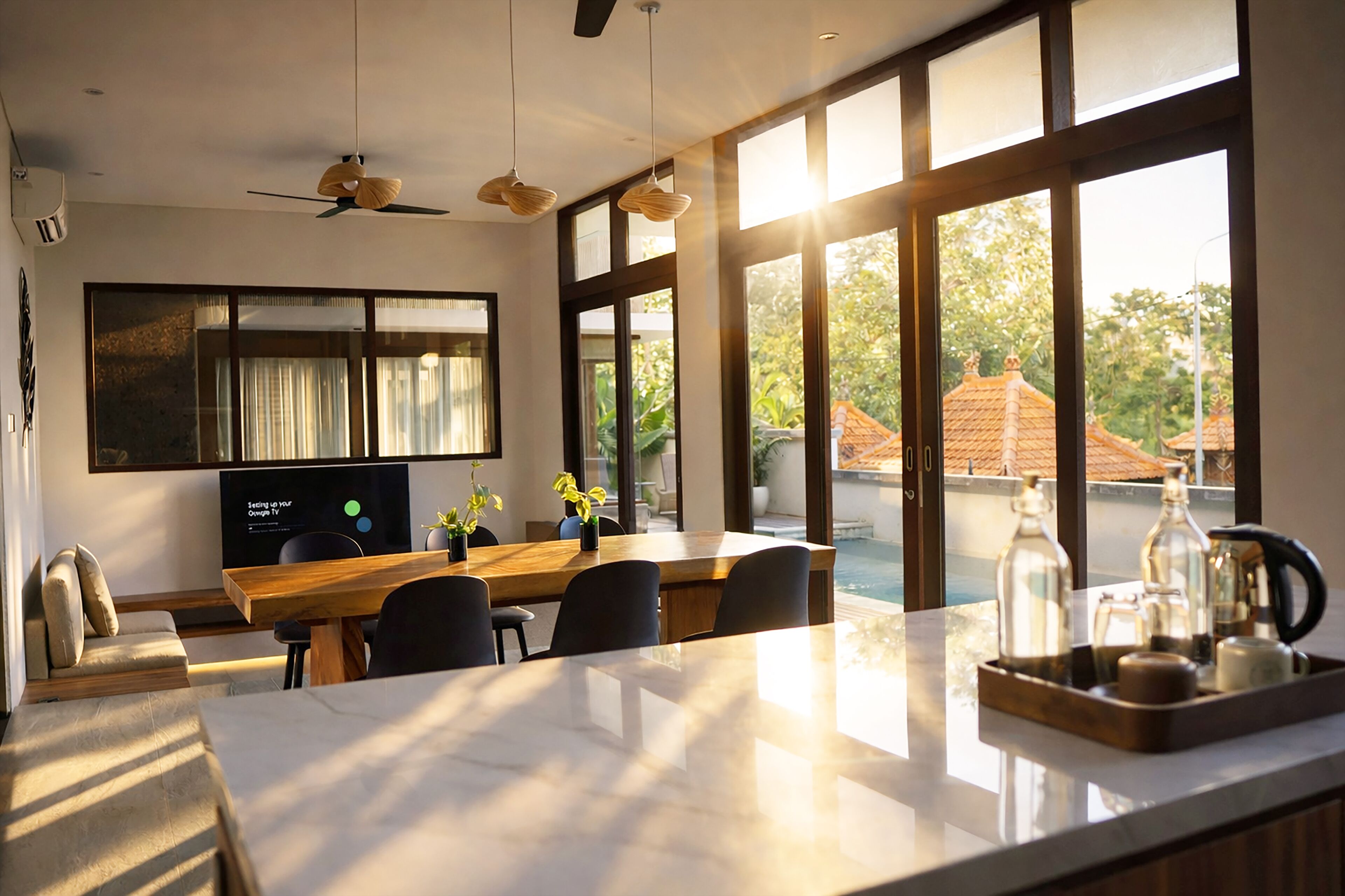 Villa familiar, 3 habitaciones, vistas a la piscina | Zona de estar | Smart TV de 55 pulgadas con canales por cable