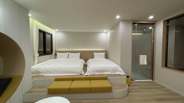 Family Room | Premium bedding, memory foam beds, free minibar, laptop workspace - BUTTON HOTEL Yangsan Sports Complex (Yangsan)