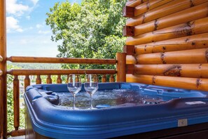 Tina de hidromasaje al aire libre