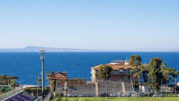 Panoramic-Apartment, Balkon, Meerblick | Blick auf das Wasser