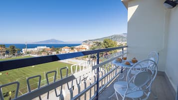 Panorama appartement, balkon, uitzicht op zee | Balkon