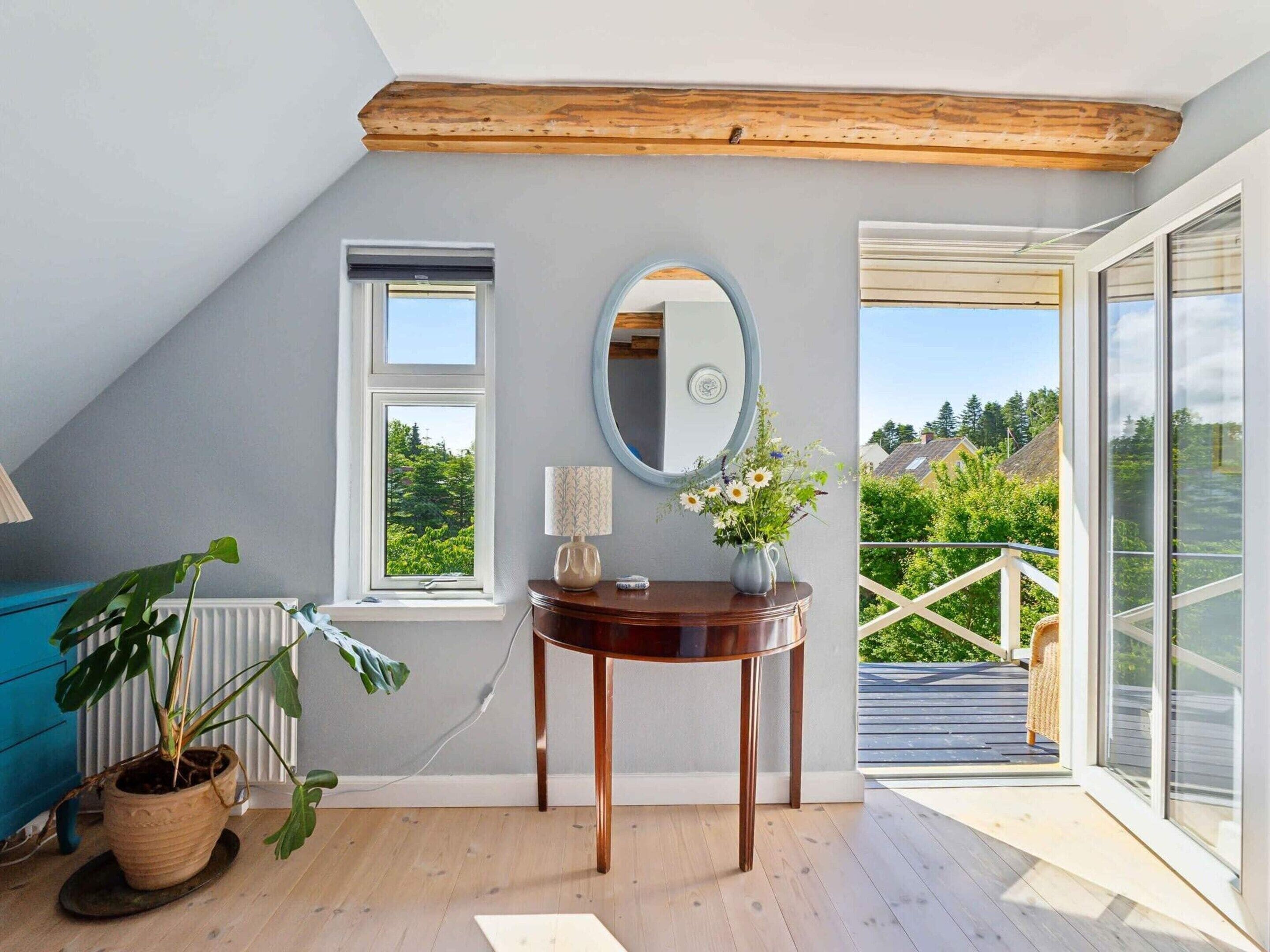 المنشأة  من الداخل