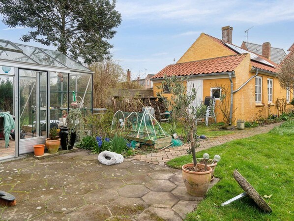 House | Property grounds