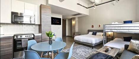 3 bedrooms, desk, iron/ironing board, travel crib