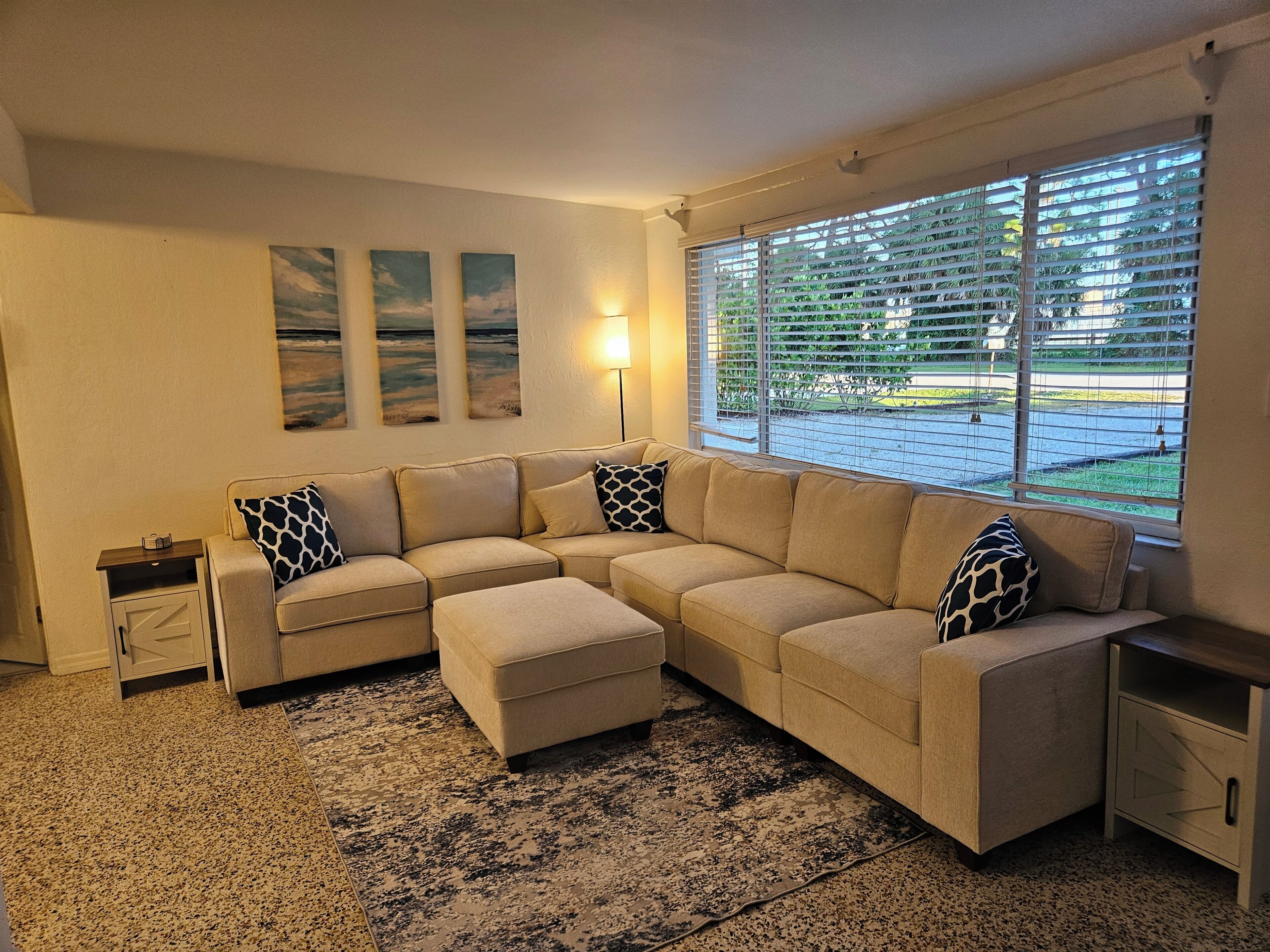 Lazy Pelican: Charming 3br Beach Retreat-walk To Shops, 8 Min To Manasota Sands! - Englewood
