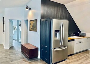 Interior - Charming 1-bedroom apartment in Downtown Camden (Camden)