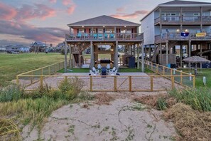 Exterior - Beachfront |Hot Tub|Fire Pit|Sleeps 17|Putt Putt (Crystal Beach)
