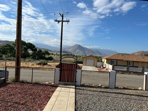 المنطقة المحيطة بالمنشأة