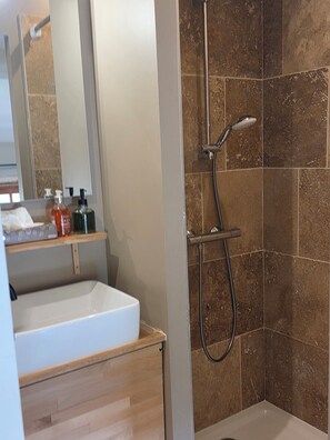 Comfort Room | Bathroom
