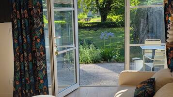 Superior Room | Hypo-allergenic bedding, Select Comfort beds, individually decorated