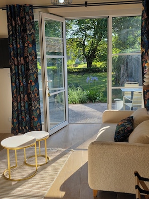 Superior Room | Hypo-allergenic bedding, Select Comfort beds, individually decorated - Manoir de l'Échauguette  (Laignes)