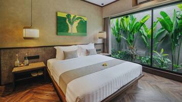 Luxury Room, 1 Queen Bed, Garden View